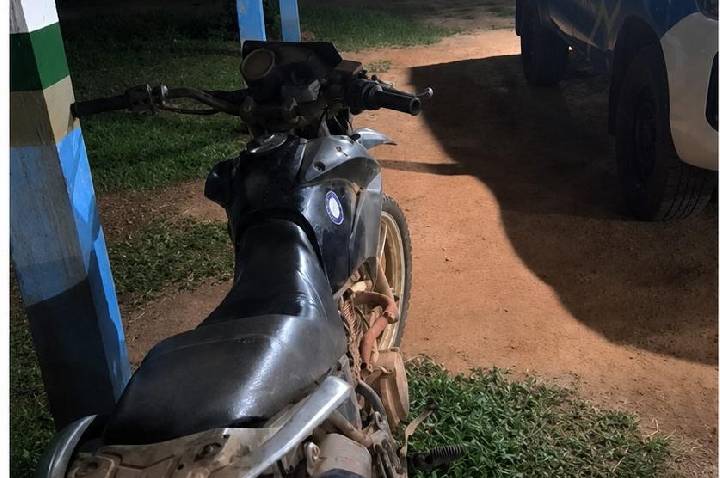 9º BPM recupera motocicleta com restrição de roubo/furto durante patrulhamento em Nova Califórnia