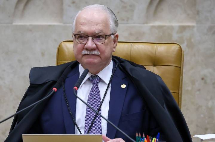 A pedido de Fachin, Mendonça retira parte de sigilo do caso Master