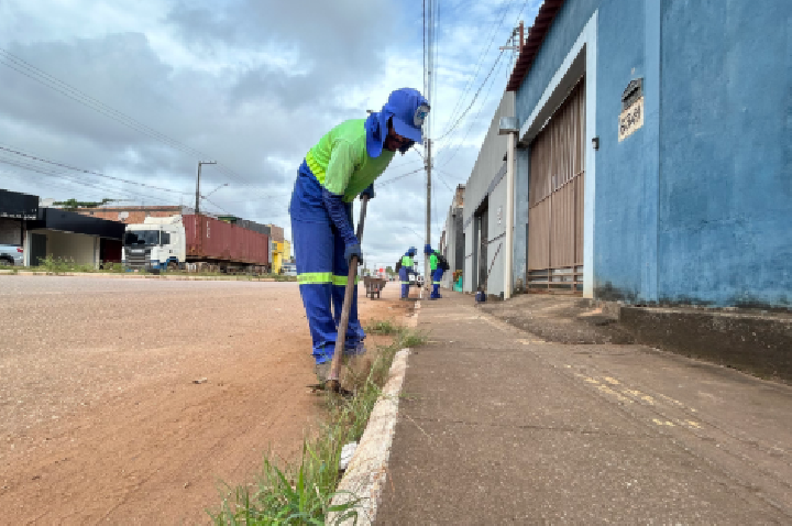 Ações de limpeza e roçagem avançam em diferentes regiões da capital