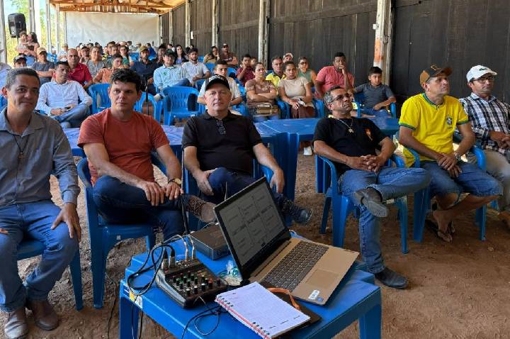 Associação Aproleite de Urupá recebe implementos agrícolas com recurso do deputado Pedro Fernandes