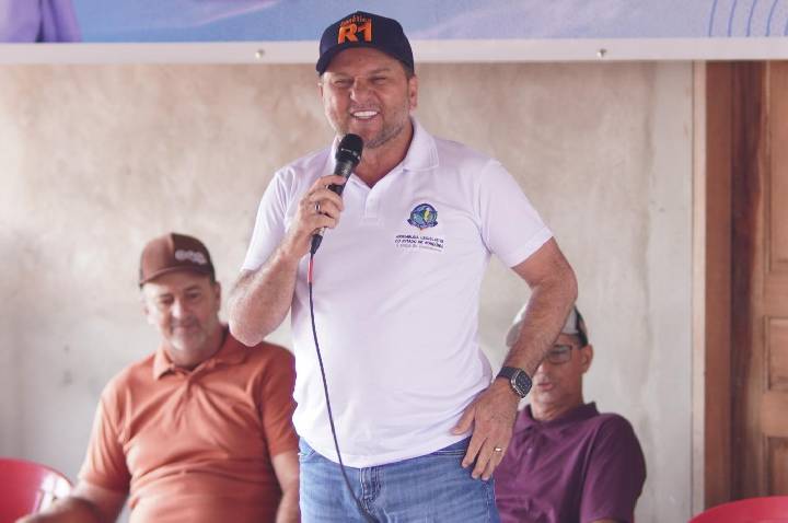 Associações de Santa Luzia e Espigão do Oeste recebem implementos com apoio de Cirone Deiró