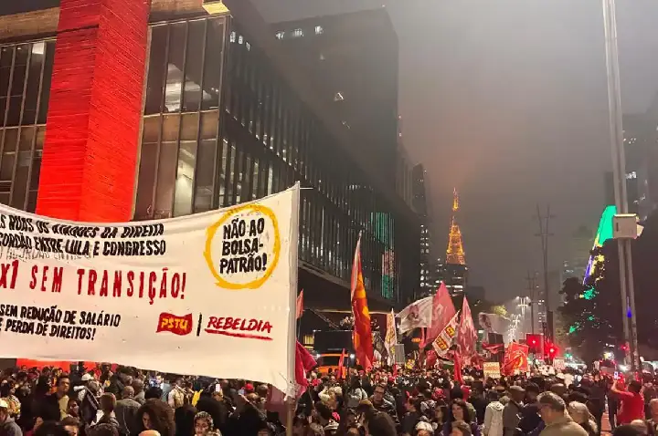 Ato na Avenida Paulista pede fim da escala 6x1
