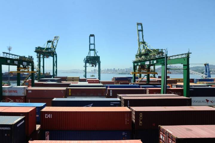 Balança comercial tem superávit de US$ 7,74 bilhões em setembro