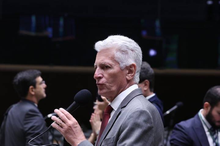 Câmara aprova criação de universidades federais de Ciência e Inovação em Minas e no Rio