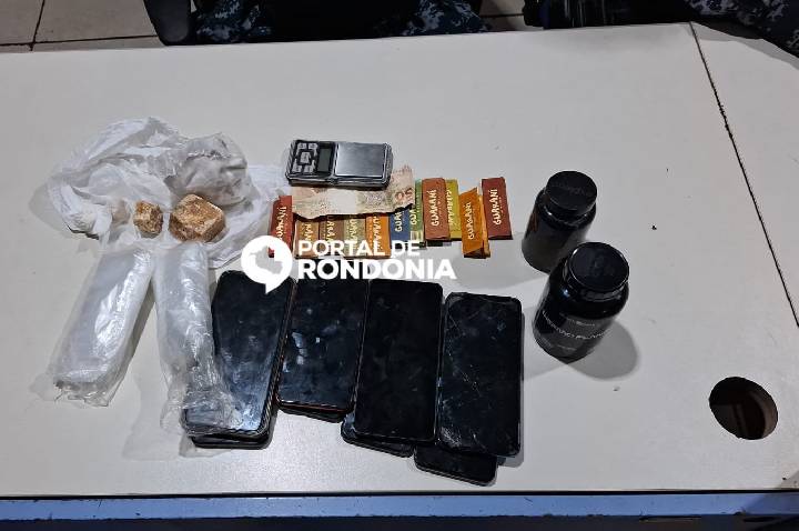 Casal é preso com drogas e oito celulares durante ação da PM no bairro Roque, em Porto Velho