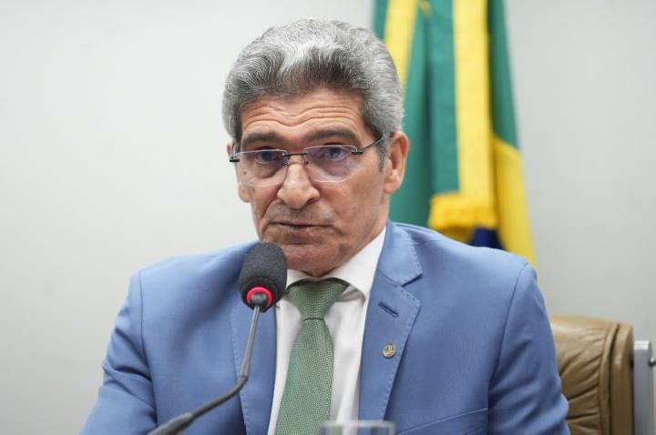 Comissão aprova acúmulo de seguro-defeso com trabalho temporário de até um salário mínimo
