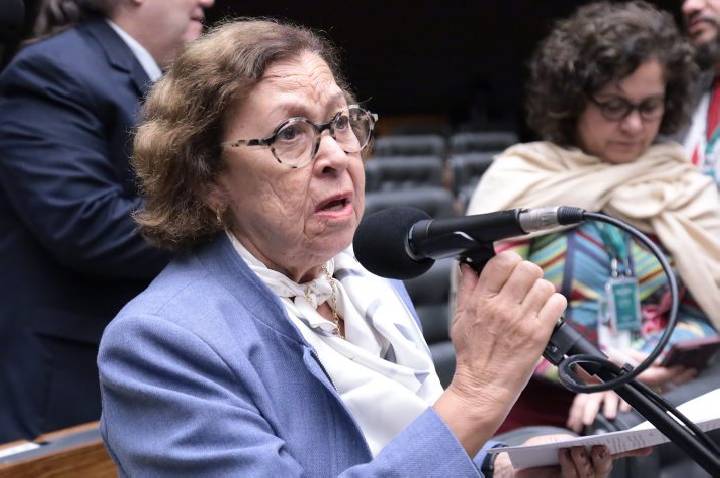 Comissão aprova canais de atendimento 24 horas para mulheres vítimas de violência