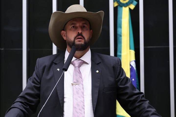 Comissão aprova possibilidade de transporte remunerado de passageiros por moto