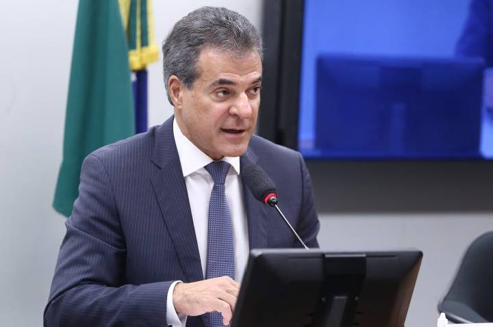 Comissão aprova projeto que acelera desconto de máquinas novas nos impostos