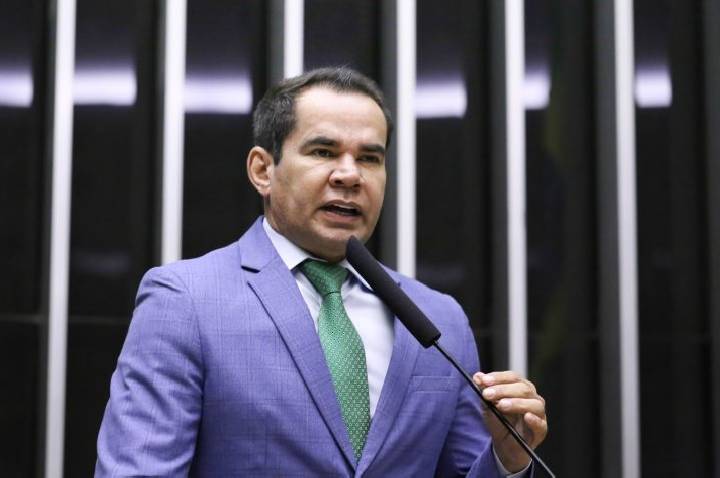 Comissão aprova recursos para qualificação profissional de pessoas com deficiência no setor cultural
