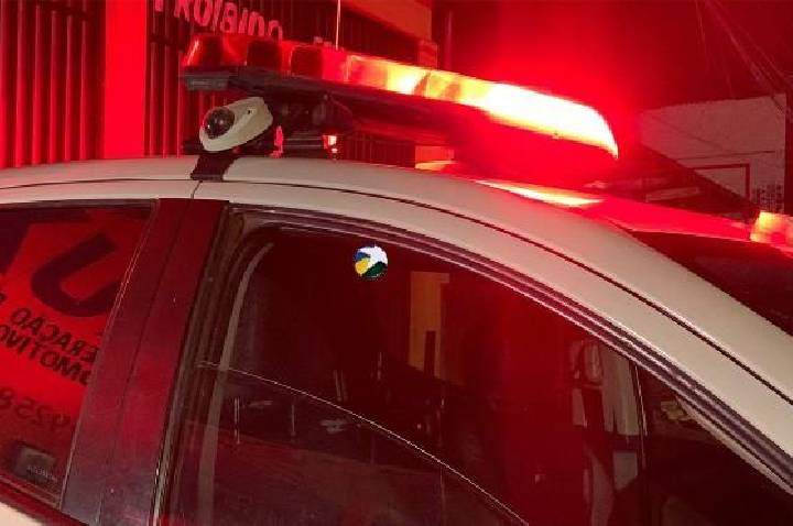 Criminosos invadem loja e roubam dezenas de relógios no centro de Porto Velho