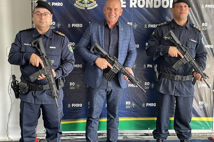Deputado Ezequiel Neiva viabiliza fuzis israelenses para atender a Polícia Militar em Vilhena