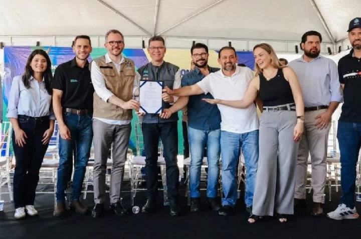 Deputado Nim Barroso participa de assinatura da ordem de serviço para novo terminal de passageiros do aeroporto de Ji-Paraná
