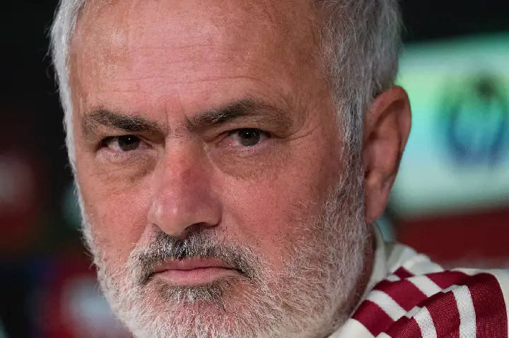 ‘Esse mérito é seu’: Mourinho exalta atuação de destaque do Real Madrid contra o Barça
