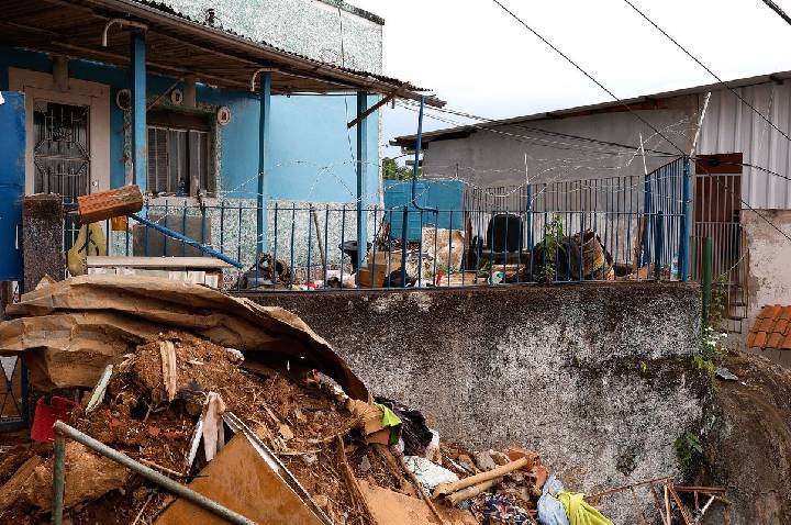 Famílias afetadas por enchentes em MG precisam validar cadastro