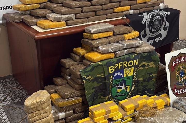 Forças de segurança em Rondônia apreendem cerca de 300 kg de drogas no rio Madeira