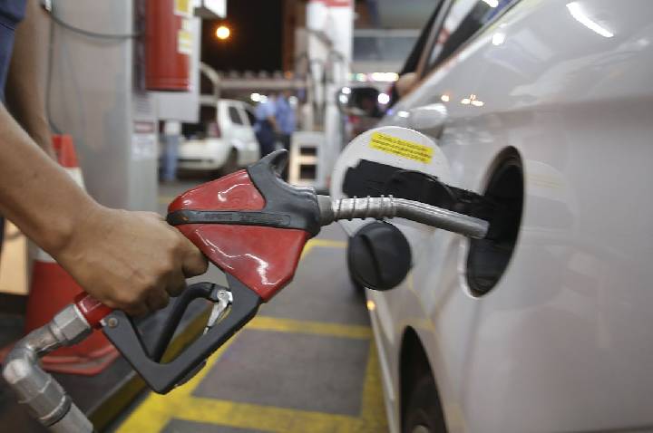 Governo pede ao Cade para investigar aumento dos combustíveis