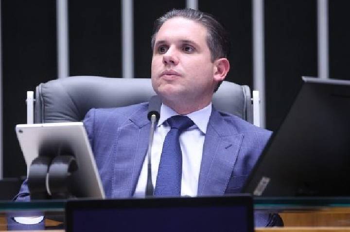 Hugo Motta destaca aprovação quase unânime de novo limite para enquadramento de MEI