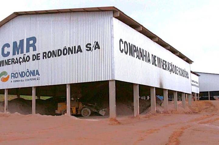Jean Mendonça denuncia sucateamento da Usina de Calcário e alerta para prejuízos aos agricultores