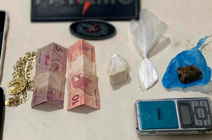 JI-PARANÁ – SUSPEITO É PRESO COM DROGAS E BALANÇA DE PRECISÃO EM ABORDAGEM DA PM