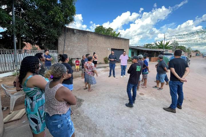 Márcio Pacele acompanha demandas do bairro Rosalina de Carvalho e destina mais recursos para obras de drenagem