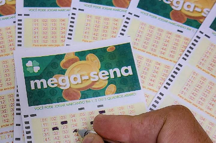 Mega-Sena acumula novamente e prêmio vai a R$ 320 milhões 