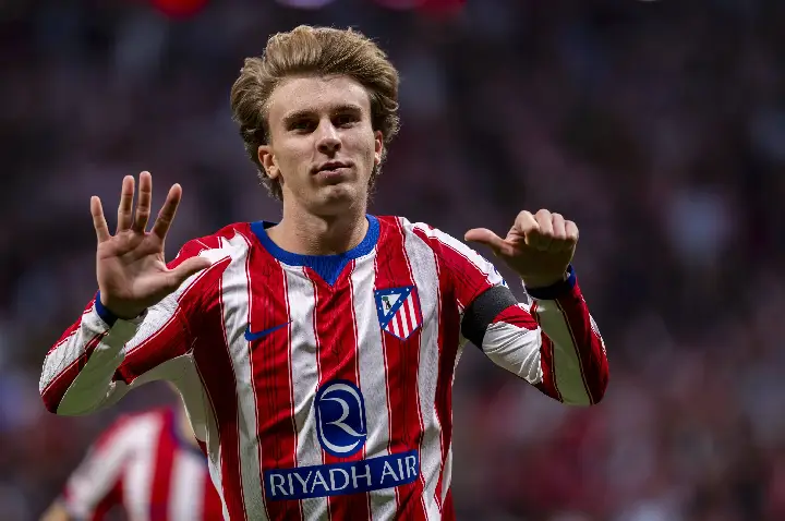O jovem do Atlético de Madrid que dominou o meio-campo de R$ 900 milhões do Manchester United