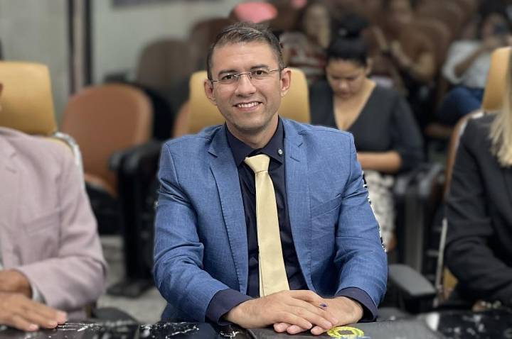 Pedido do vereador Pedro Geovar é atendido e Rua Miguel Chakian recebe limpeza no bairro Embratel