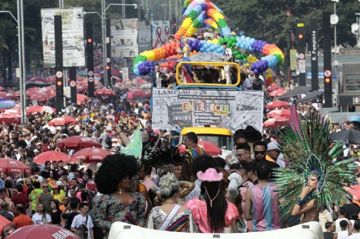 PL que veta criança em evento LGBTQIA+ é inconstitucional, diz jurista