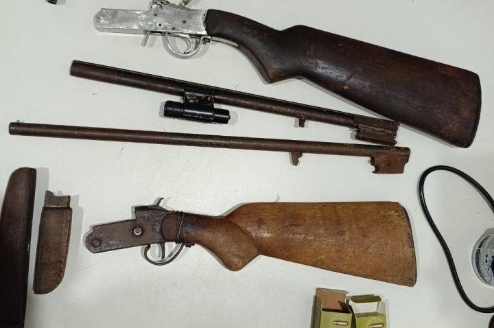 PM registra 848 ocorrências em Rondônia em um dia; ação após furto em rodeio resulta em apreensão de armas e prisão