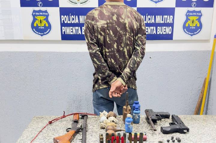 POLÍCIA AMBIENTAL LOCALIZA ARMAS E MATERIAIS PARA RECARGA DE MUNIÇÕES DURANTE FISCALIZAÇÃO