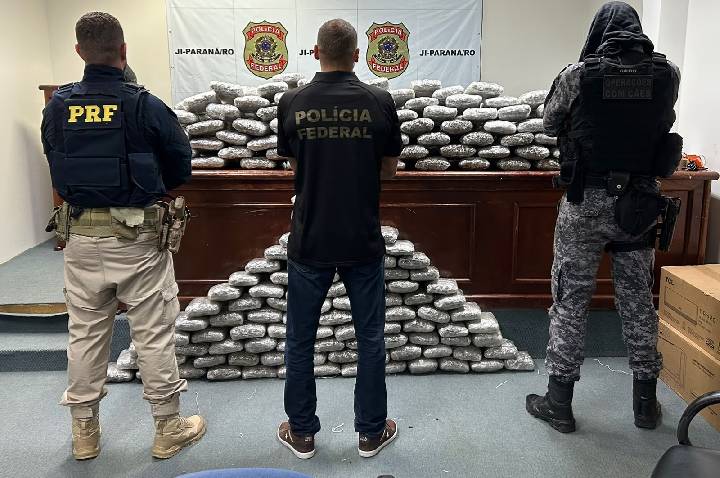 Polícia Militar – Forças de segurança apreendem cerca de 170 quilos de maconha no interior de Rondônia