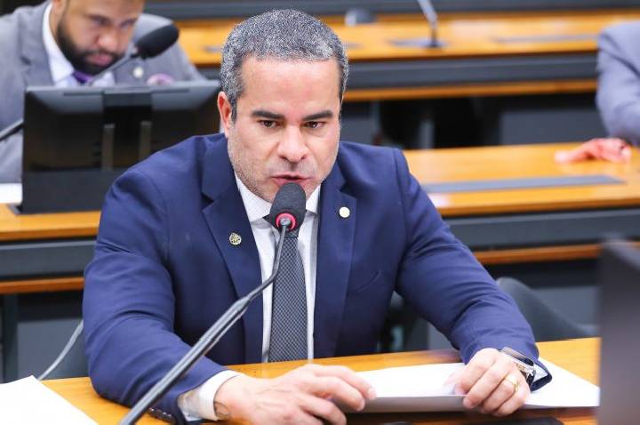 Projeto pune fraude por desconto indevido em folha de pagamento