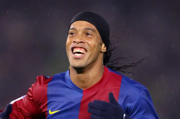 ‘Quem melhor me entendeu’: Ronaldinho Gaúcho se declara para ex-técnico do Barcelona