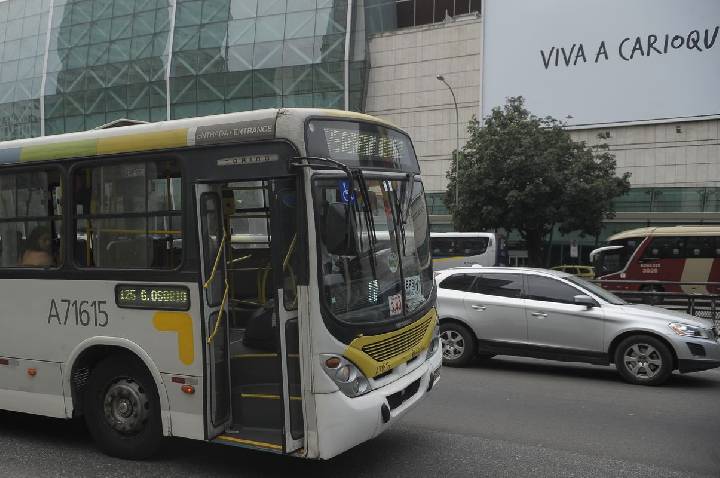 Rodoviários do Rio decidem continuar em estado de greve até amanhã