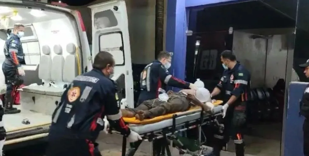 Homem em situação de rua é espancado e sofre traumatismo craniano no Cai N'Água