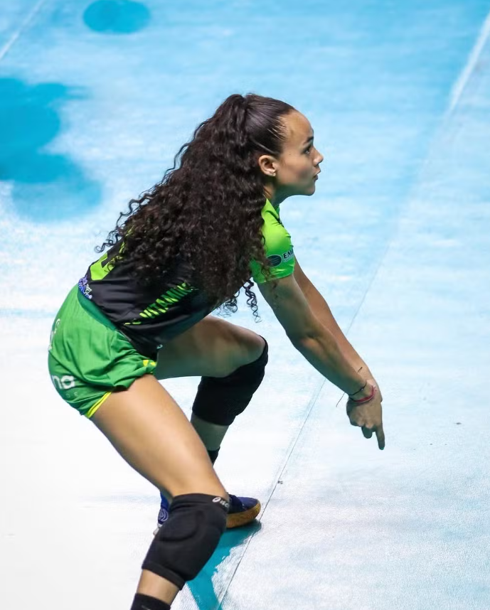 Jogadora rondoniense de equipe da Superliga reflete sobre o vôlei e almeja integrar a Seleção principal