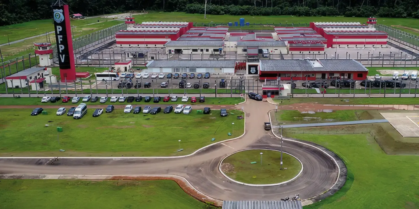 Marcola e Beira-Mar recebem atendimento privilegiado em presídios federais