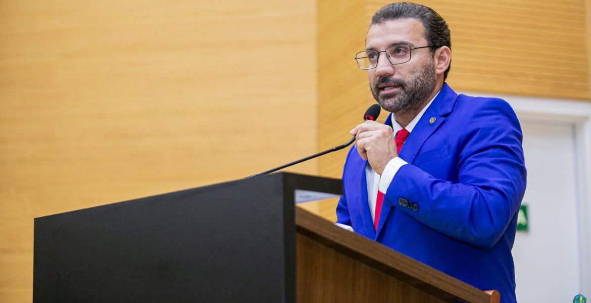 Deputado Ribeiro do Sinpol relatou projeto de valorização dos servidores da Emater