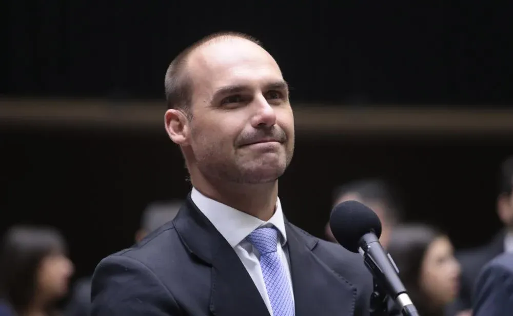 Eduardo Bolsonaro admite desejo de disputar a presidência em 2026