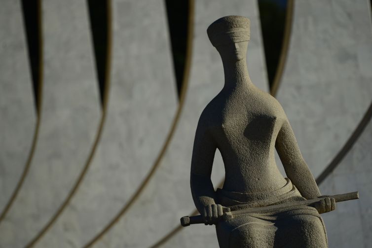 Ex-comandante da FAB presta depoimento sobre trama golpista