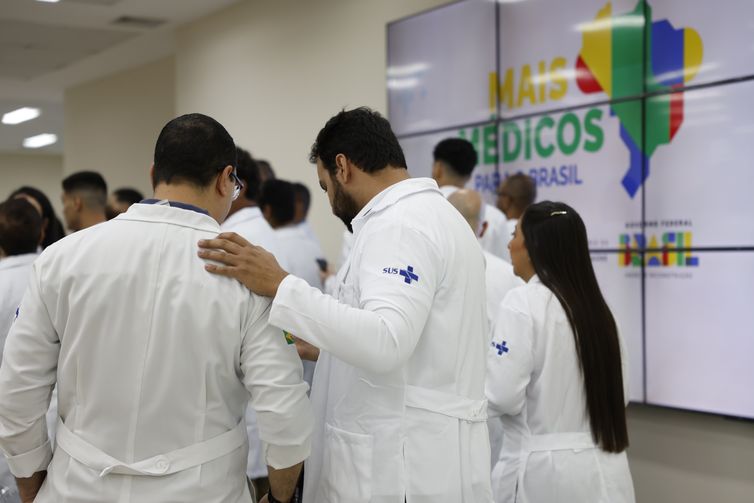 Inscrições para bolsas integrais do Mais Médicos vão até 6 de junho