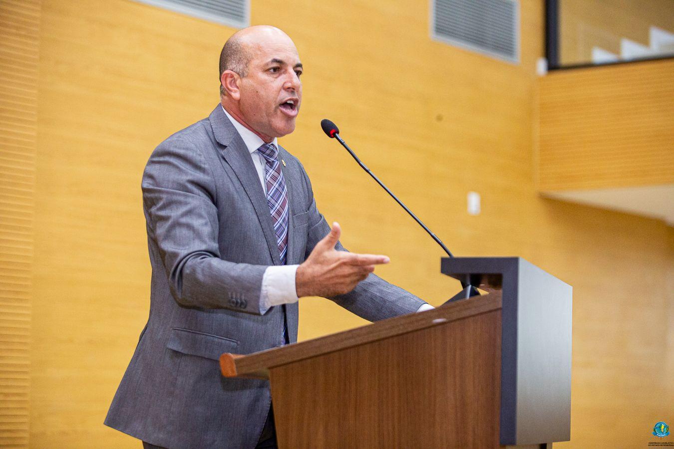 Ismael Crispin defende e Alero aprova porte funcional de arma para agentes da Politec