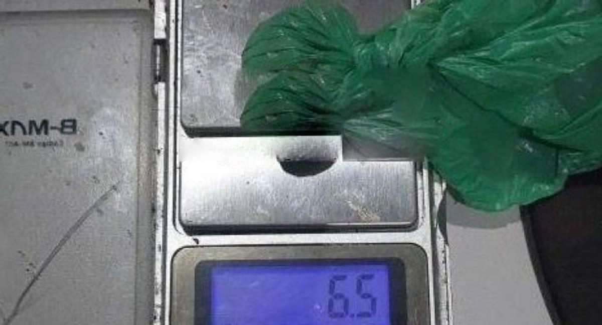 PM cumpre dois mandados de prisão e prende suspeito por tráfico