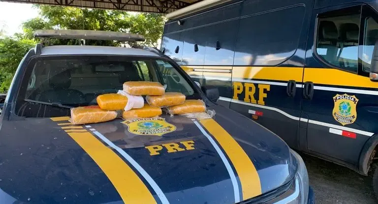 PRF apreende Maconha sendo transportada por homem em ônibus, em Ji-Paraná