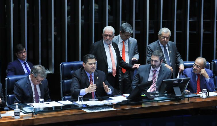 Senado aprova PEC que inclui guarda municipal na segurança pública