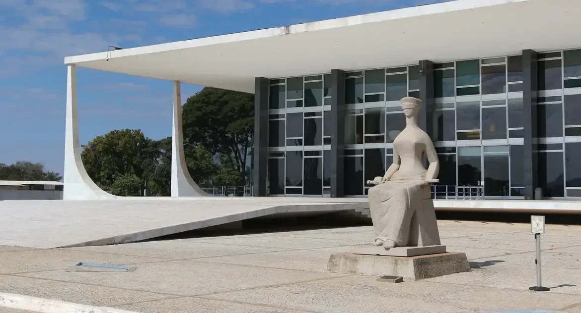 STF retoma julgamento que pode tornar réus 12 acusados de integrar núcleo militar de trama golpista