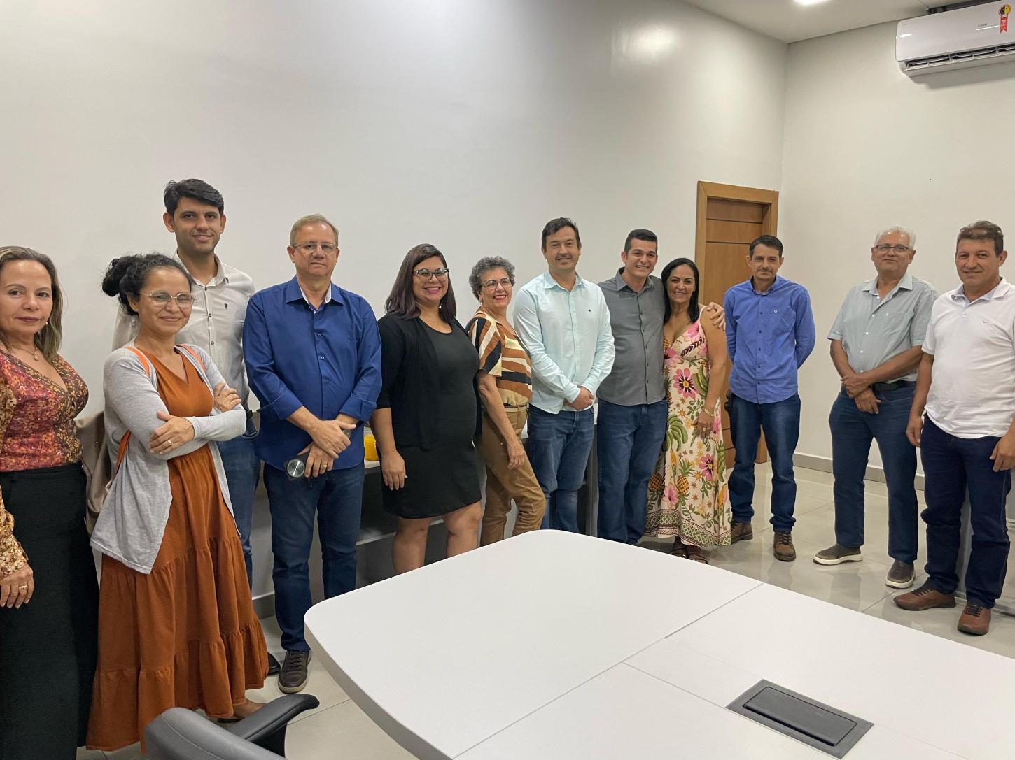 Vereador Adalto de Bandeirantes se reúne com Secretário de Saúde para discutir projetos voltados a crianças atípicas nos distritos