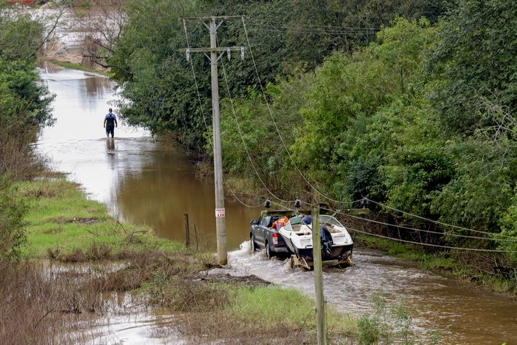 Defesa Civil no Sul pede a desalojados que não voltem às suas casas 