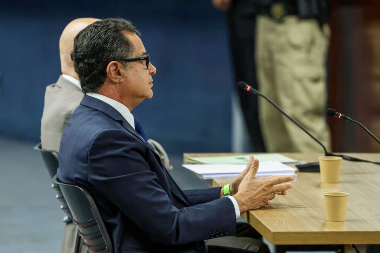 Garnier nega envolvimento em trama golpista: 